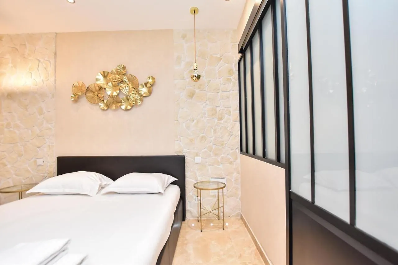 Cmg Echiquier / Grand Boulevards Paris Apartment